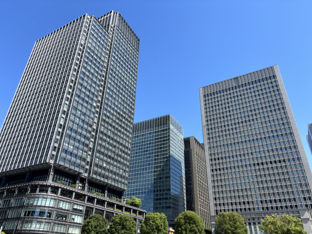 丸の内の高層ビル群